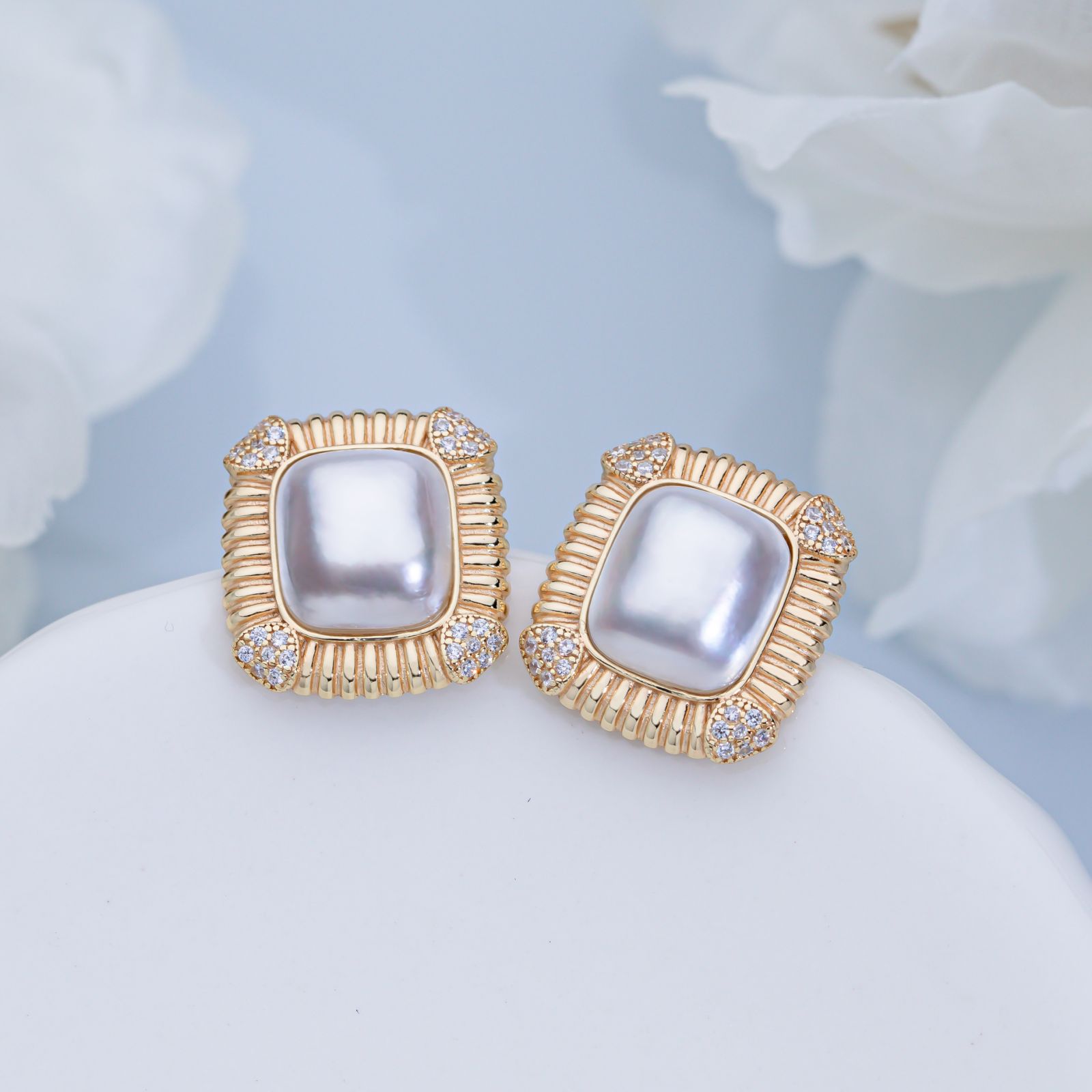 “方糖”澳白极光海水马贝耳钉 9-12mm 2768H00DY