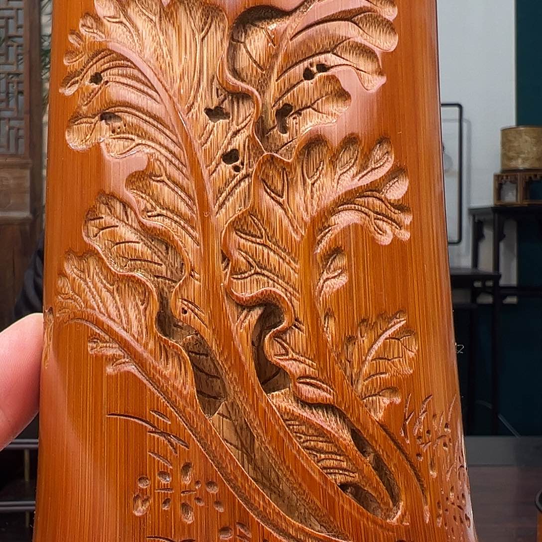 竹东****！竹雕白菜笔筒