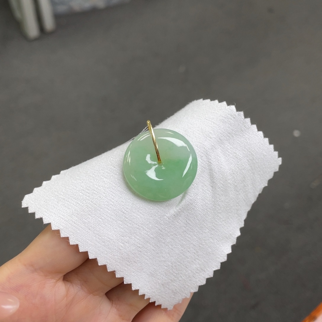 翡翠颈饰18K金镶嵌平安扣