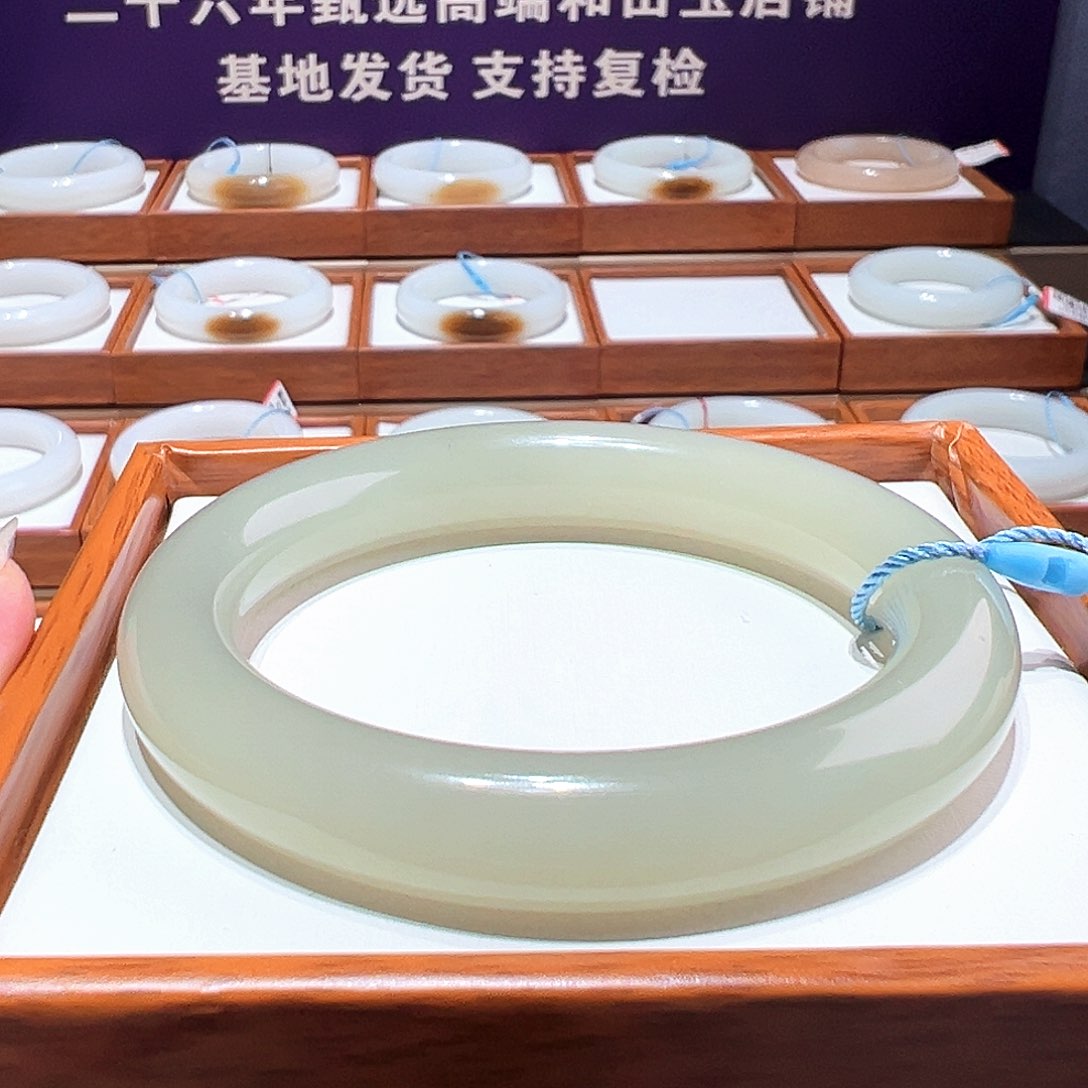 和田玉手镯57/58未镶嵌