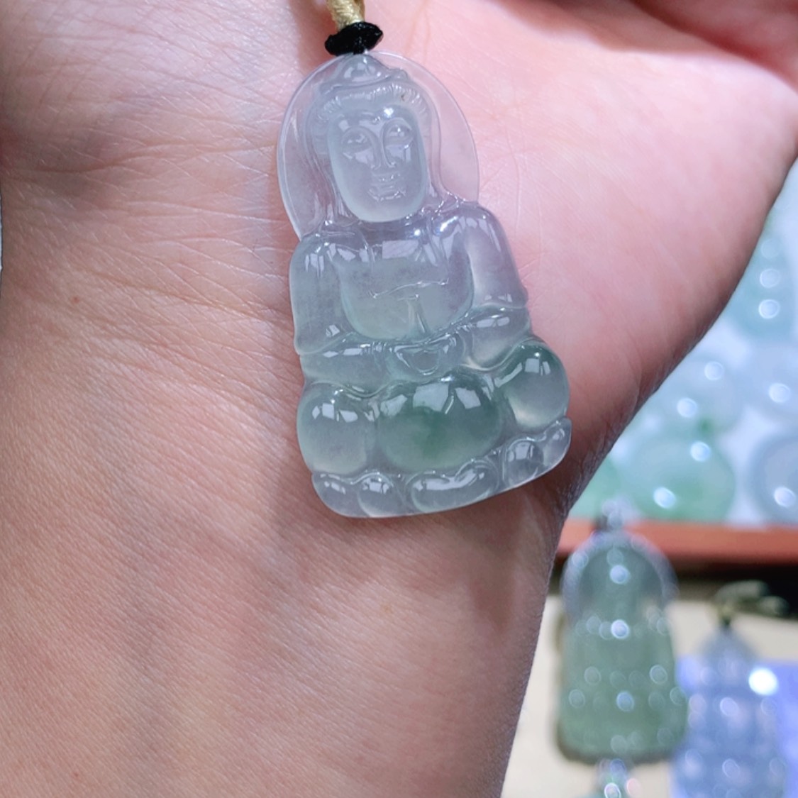 【闪购商品】翡翠颈饰未镶嵌观音