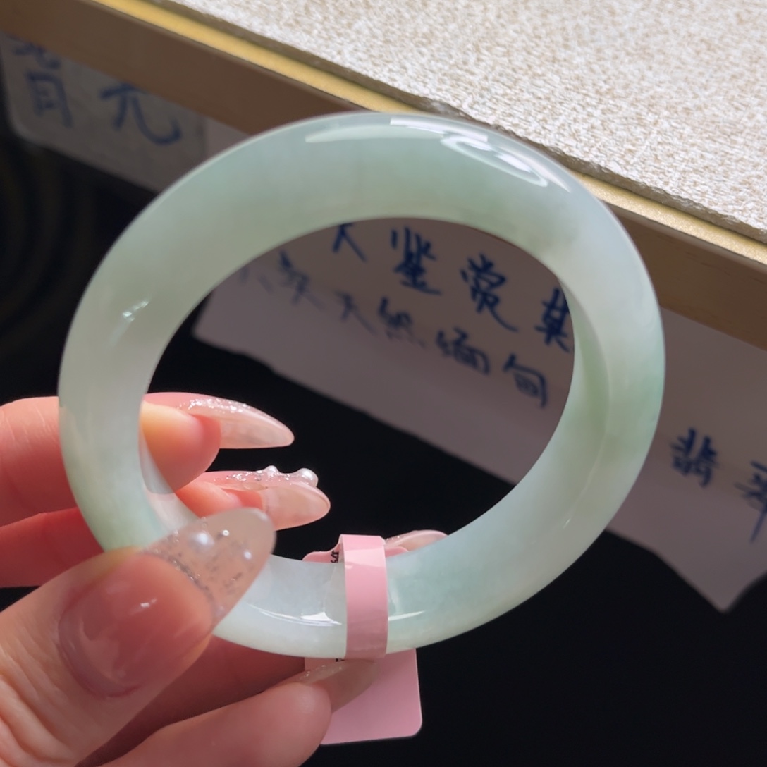 翡翠未镶嵌手镯手镯