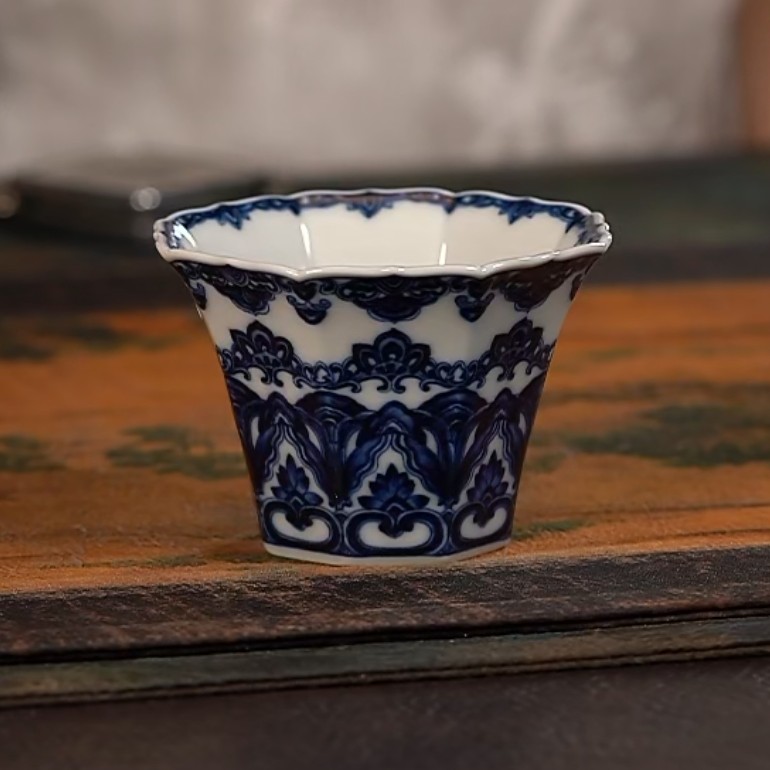 【品遗敬仁】洪印慕明重工青花星空宝相八方杯100cc 口径7 高5.9cm