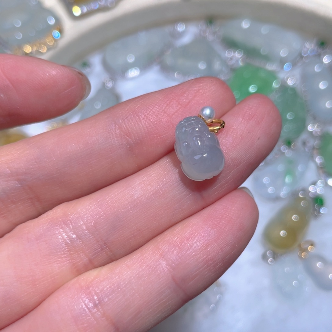 翡翠颈饰18K金镶嵌翡翠