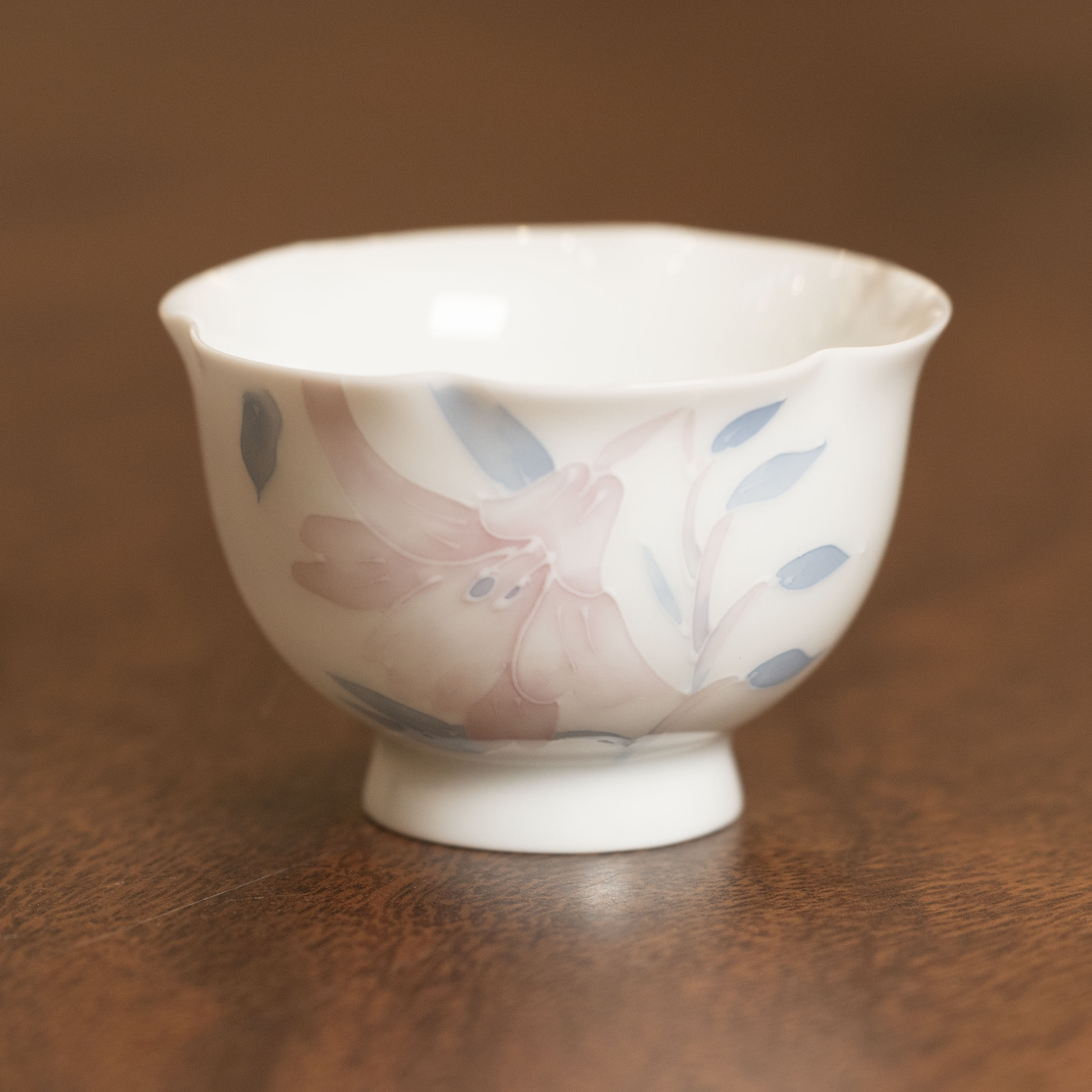 76号—玉泥-有田烧百合-高足花口茶杯