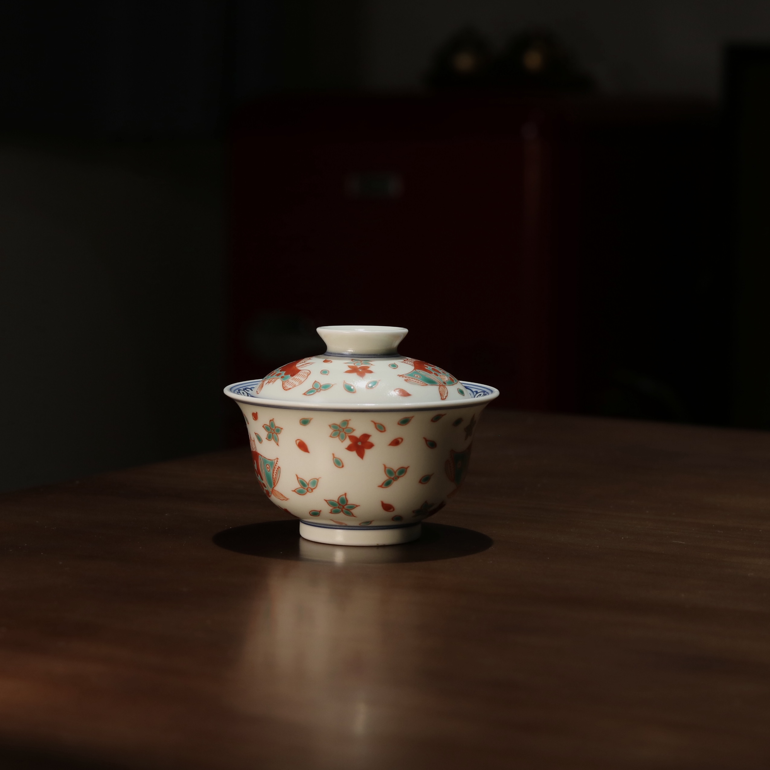 雨溪山房 景德镇手绘红绿彩青花鱼澡两才盖碗 120cc