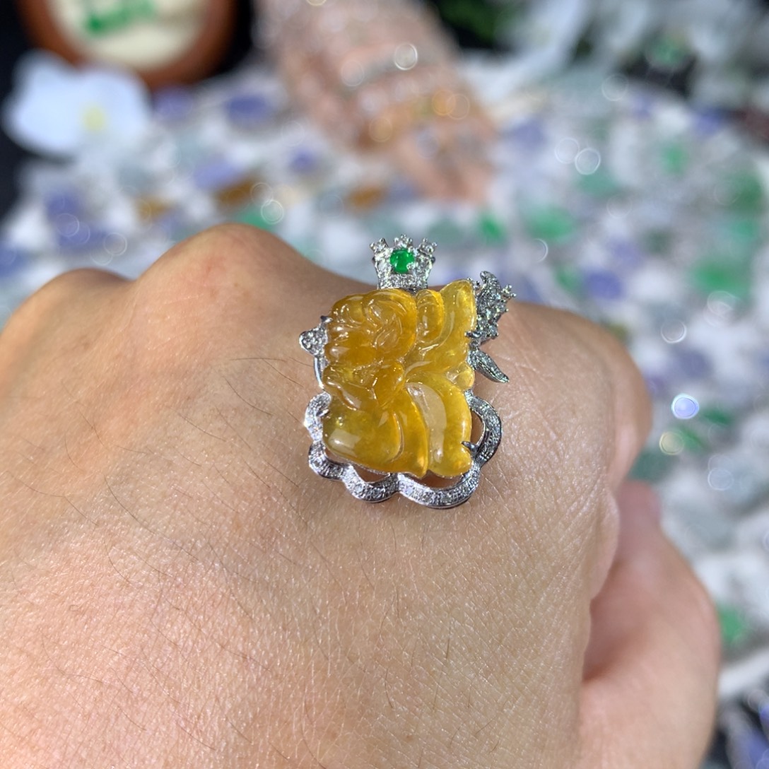 吊坠(不含链)18K金镶嵌翡翠