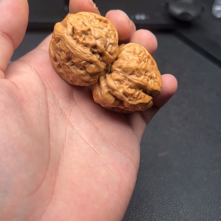 文玩核桃吊坠40蛤蟆头左右