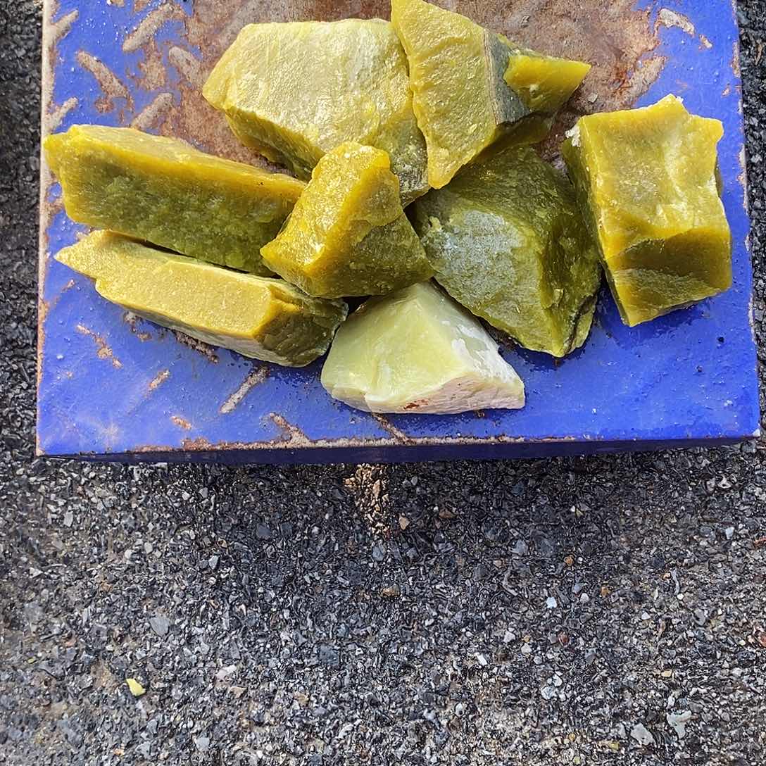 楚***件岫玉未镶嵌岫玉原石奇石摆件