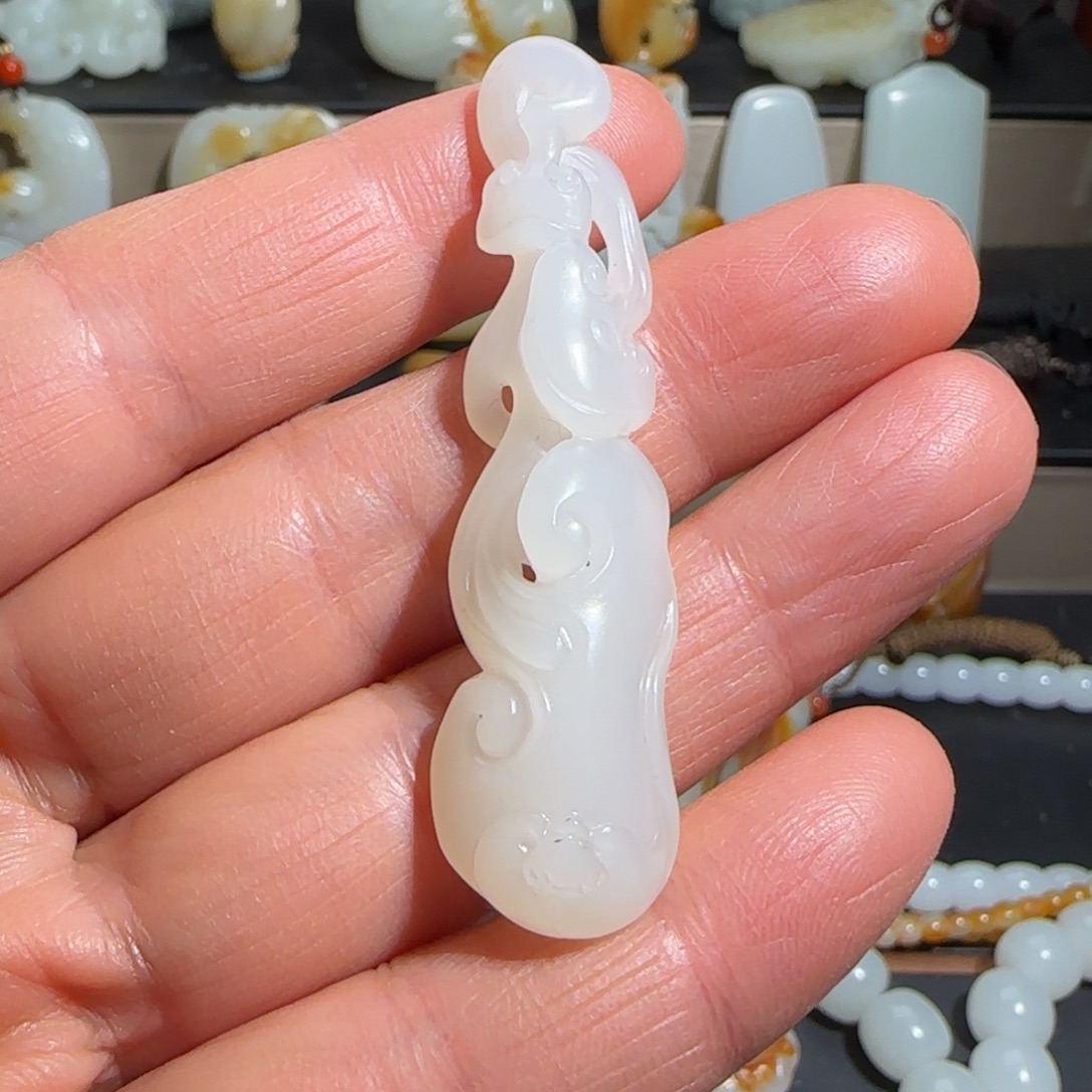 和田玉未镶嵌颈饰