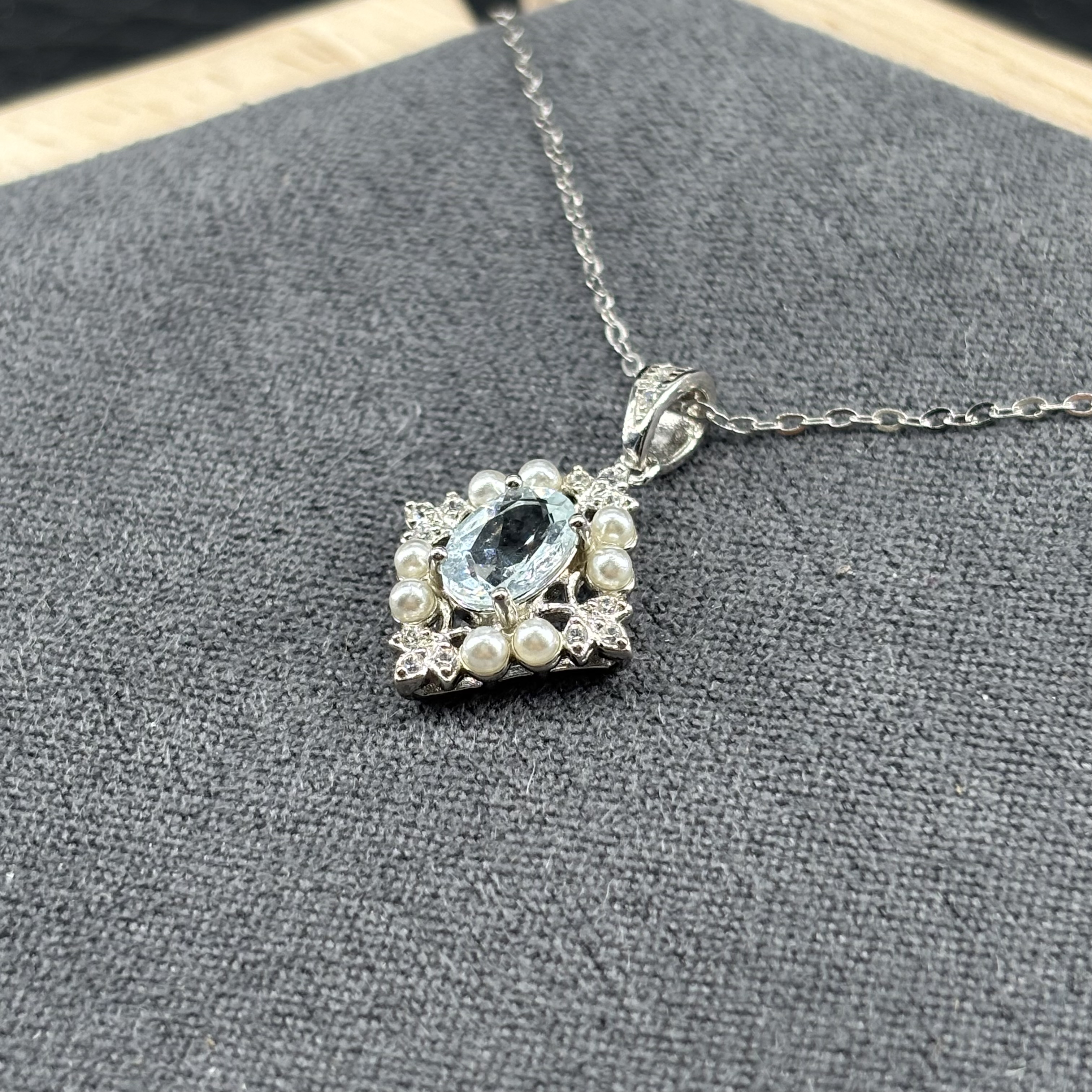 纯天然海蓝宝石吊坠 S925银镶嵌时尚百搭