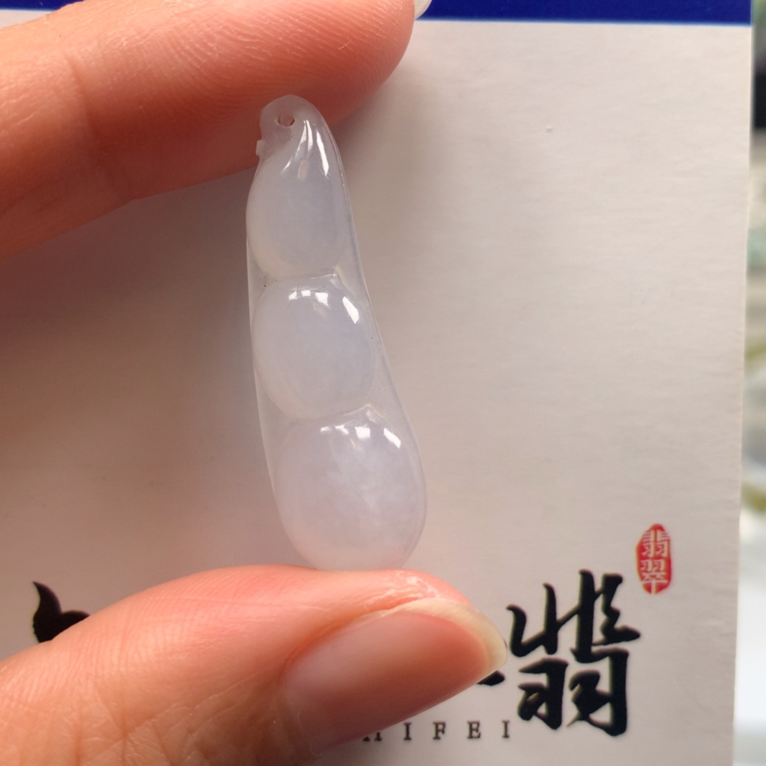 翡翠颈饰未镶嵌四季平安豆