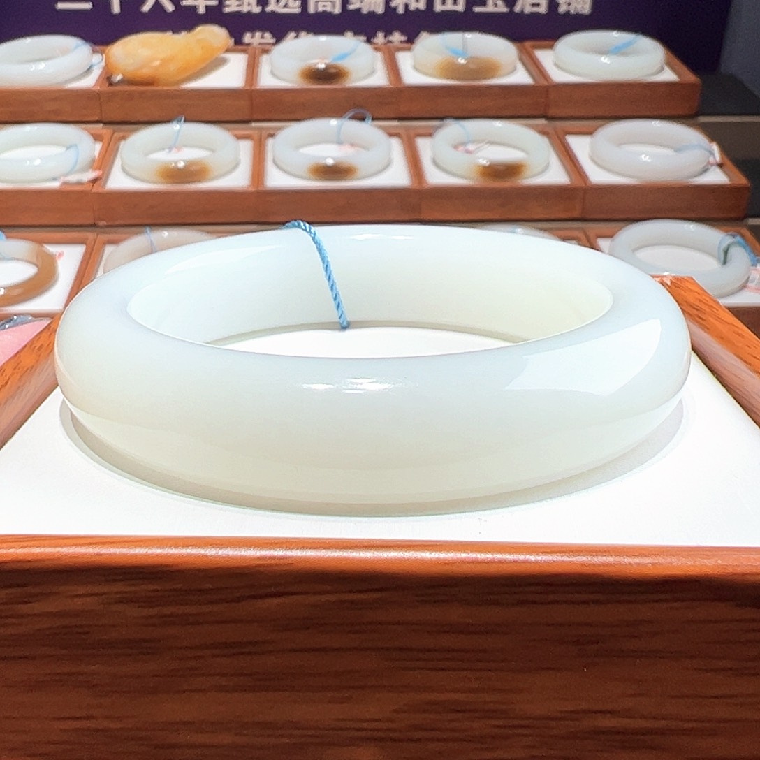 和田玉手镯 56 57未镶嵌