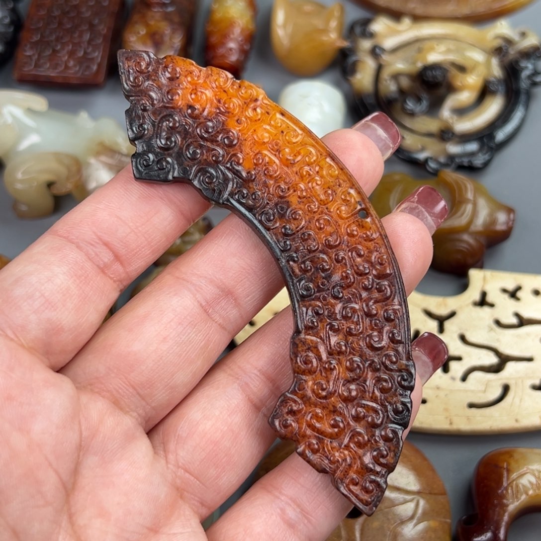 和田玉颈饰未镶嵌