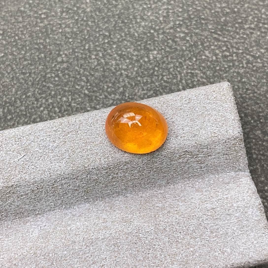 石榴石裸石未镶嵌4.47ct芬达蛋面