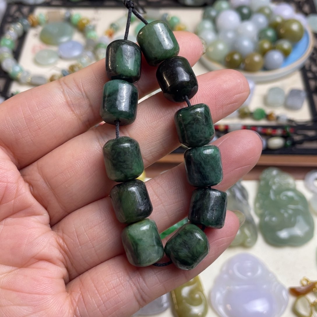 翡翠手链未镶嵌瑕疵桶珠一串