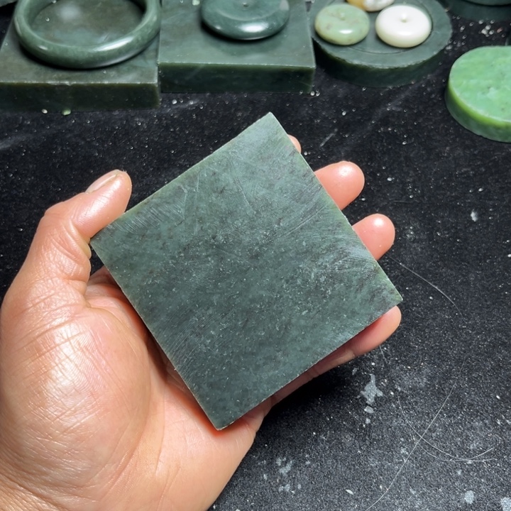 和田玉（糖玉）未镶嵌珠宝奇石