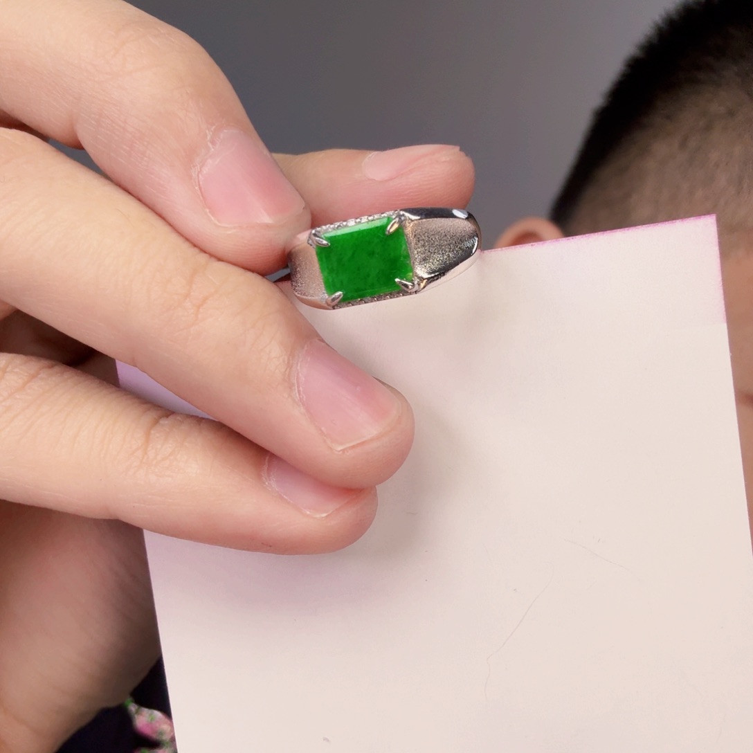 翡翠颈饰银S925镶嵌一件