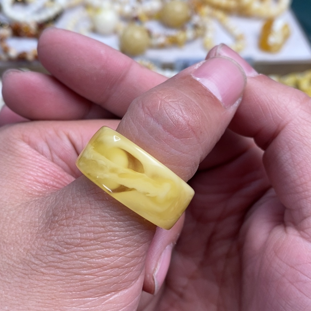 琥珀裸石未镶嵌22+扳指