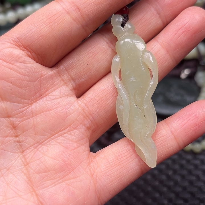 和田玉颈饰未镶嵌