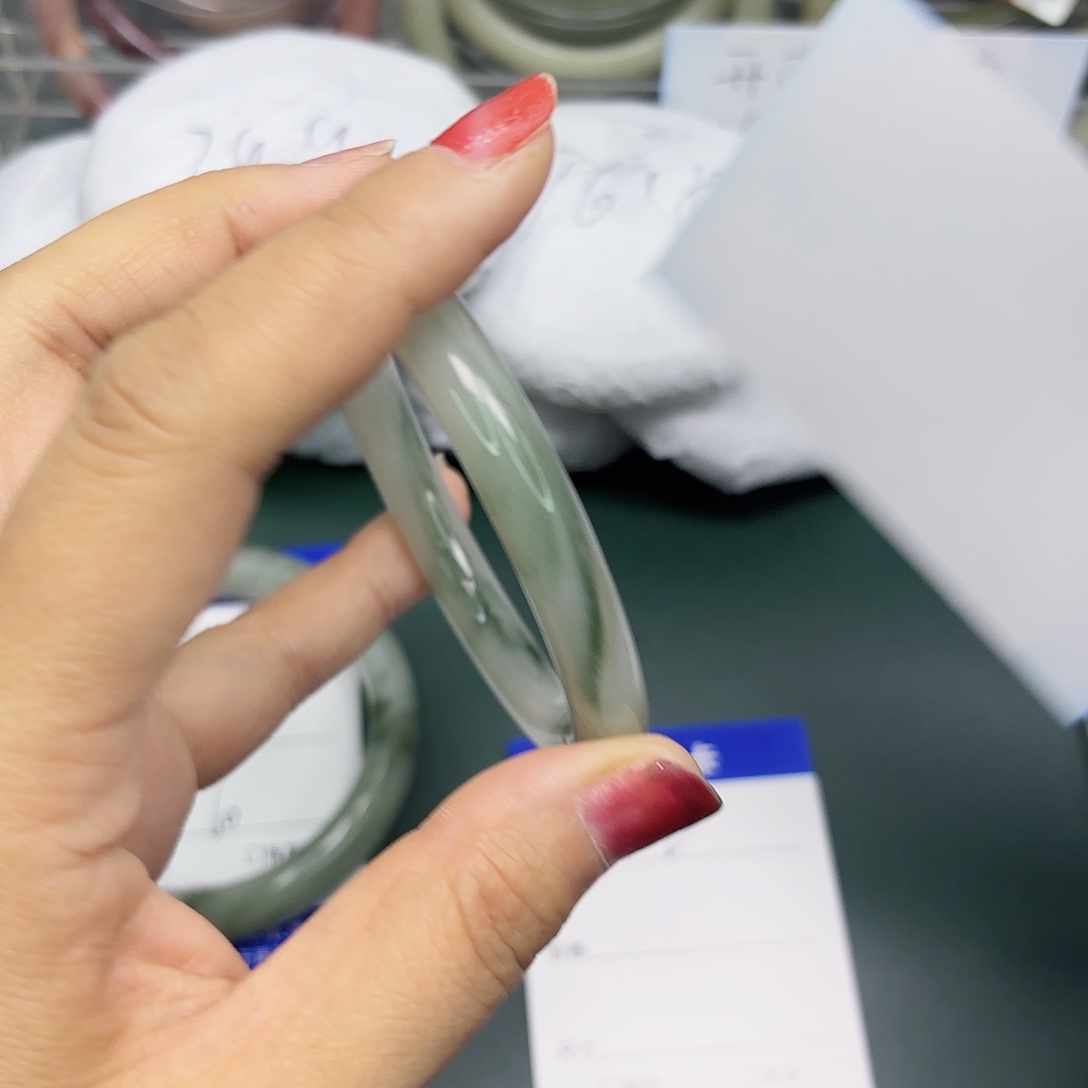 石英质玉未镶嵌手镯2/5859