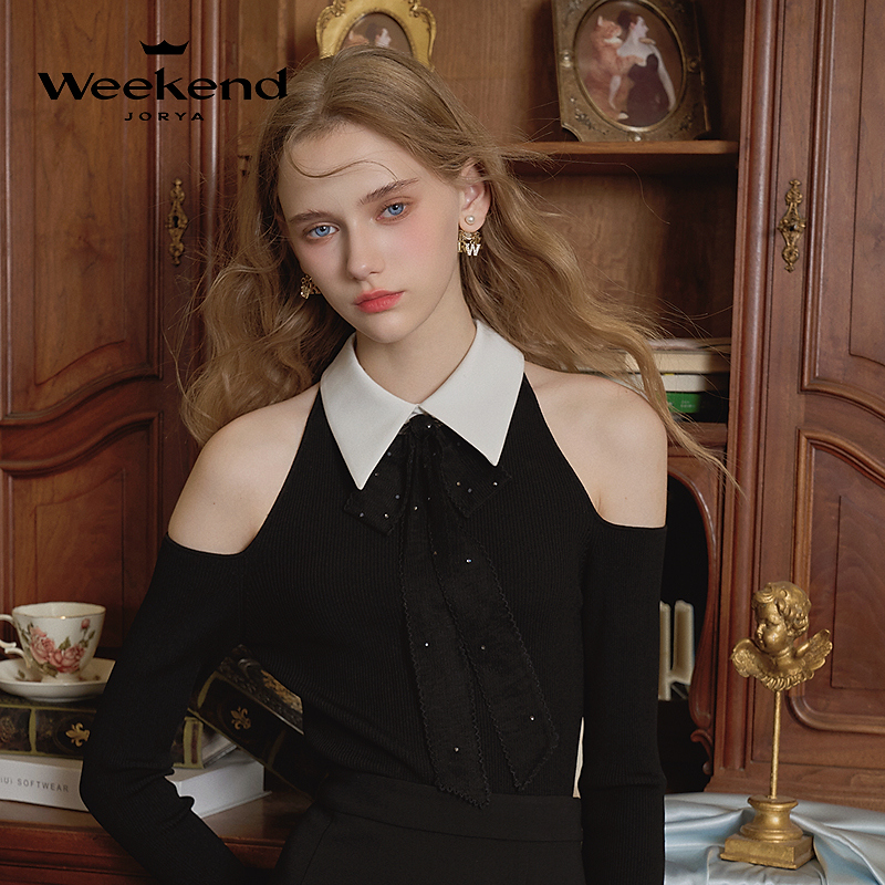 卓雅周末设计感镂空露肩蝴蝶结修身针织衫Q241098A