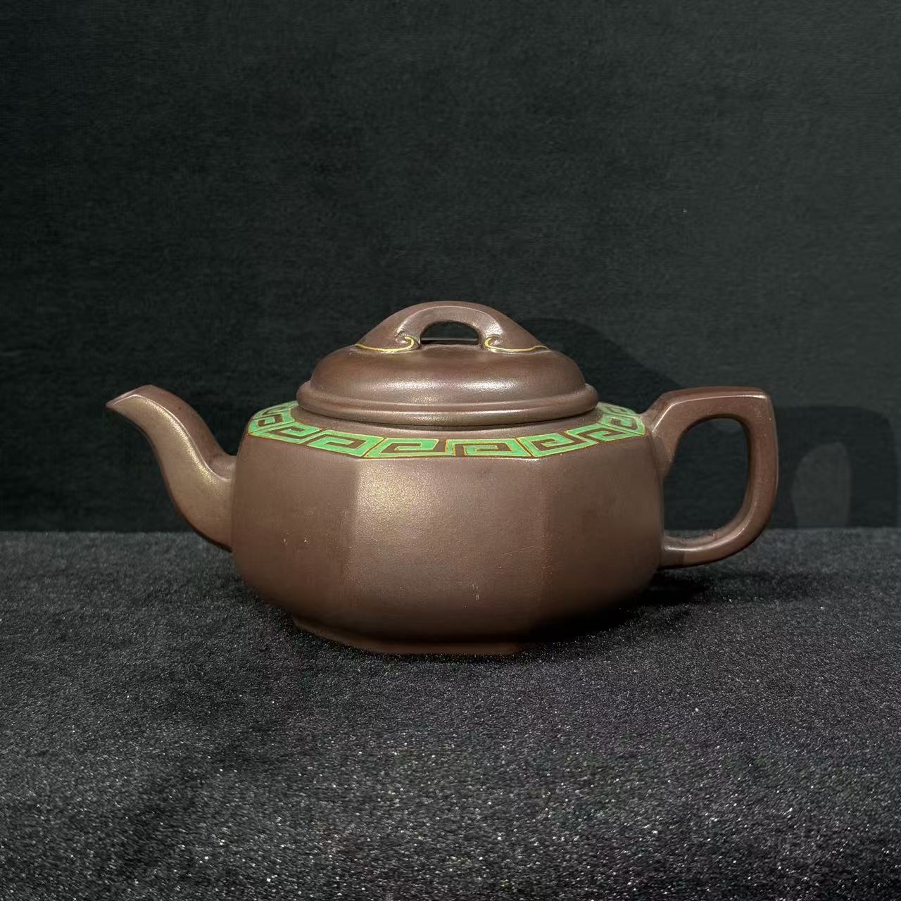 83/H103083/吴六君/紫砂壶八方如意/原矿紫泥