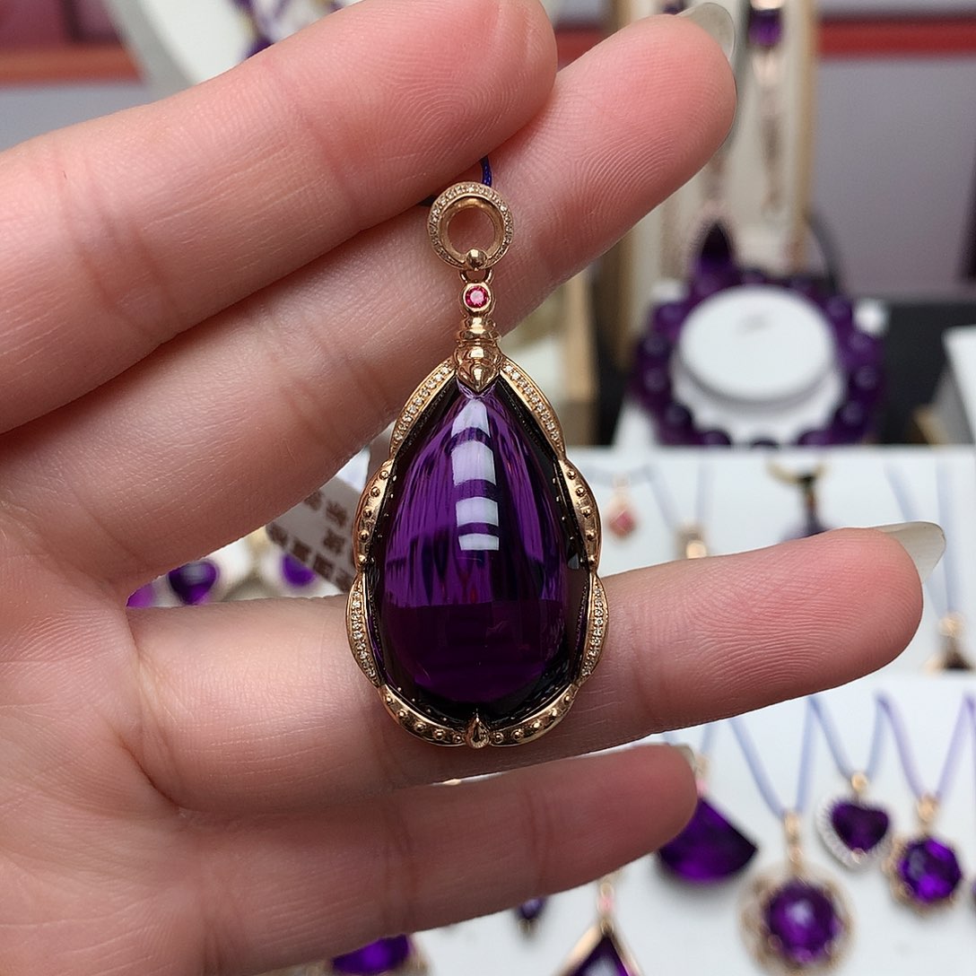 紫晶吊坠(赠链)18K金镶嵌年*八
