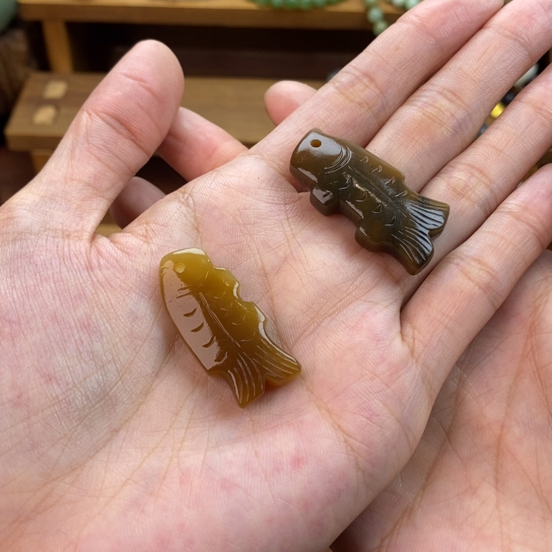 ****和田玉未镶嵌颈饰