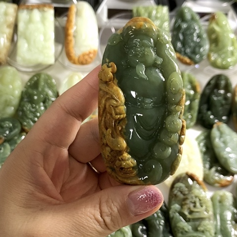 岫岩河磨玉（透闪石质玉）吊坠未镶嵌