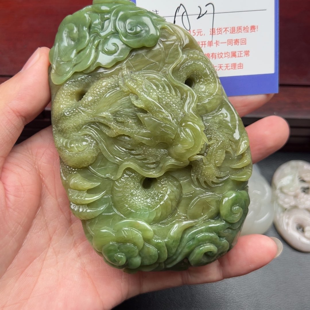 未镶嵌和田玉摆件沈****告