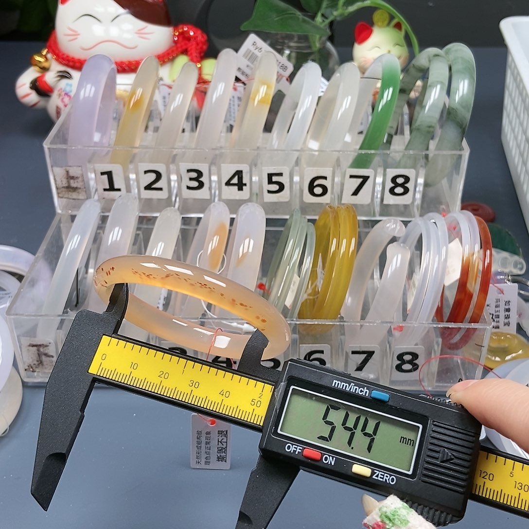 玛瑙/玉髓手镯未镶嵌40