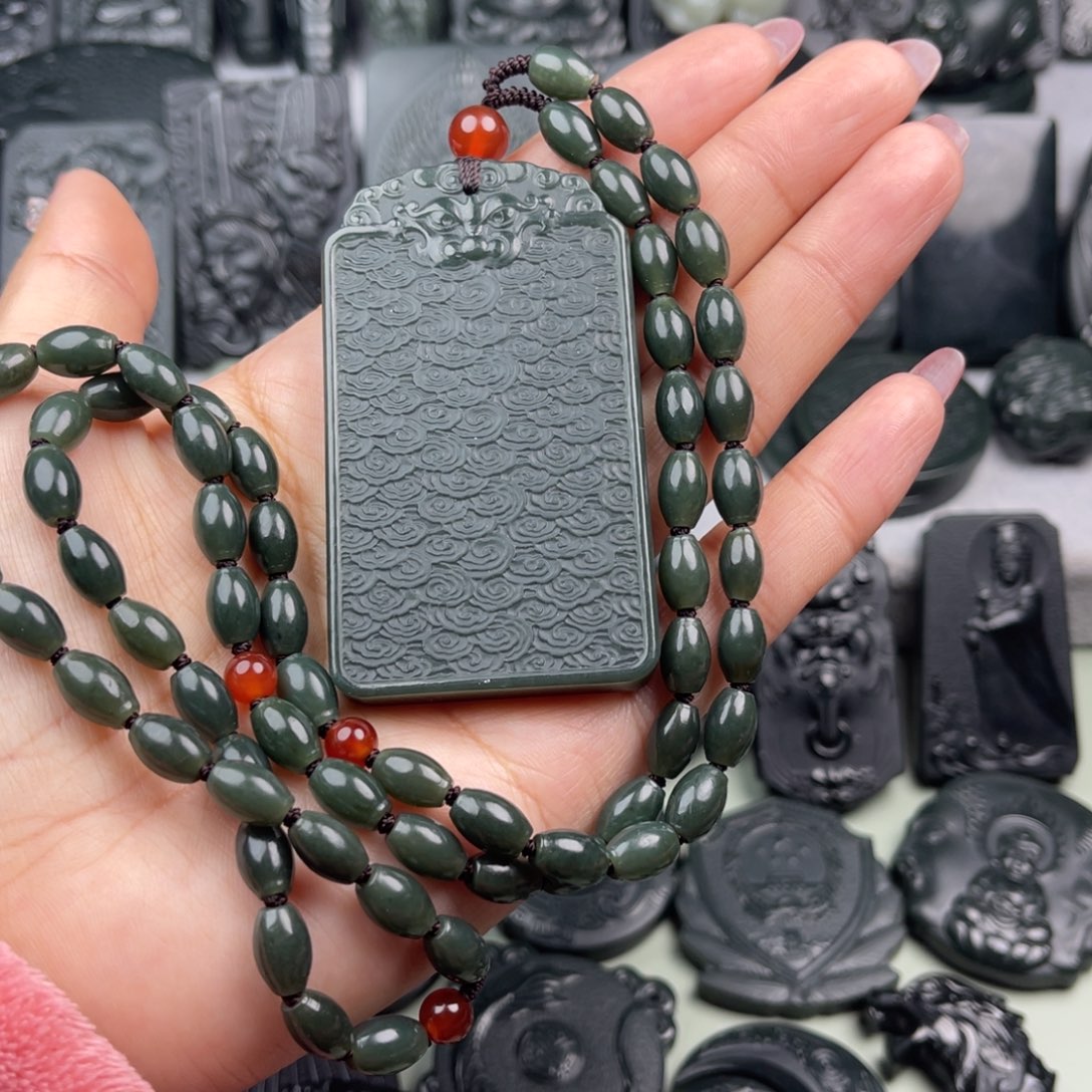 和田玉未镶嵌颈饰