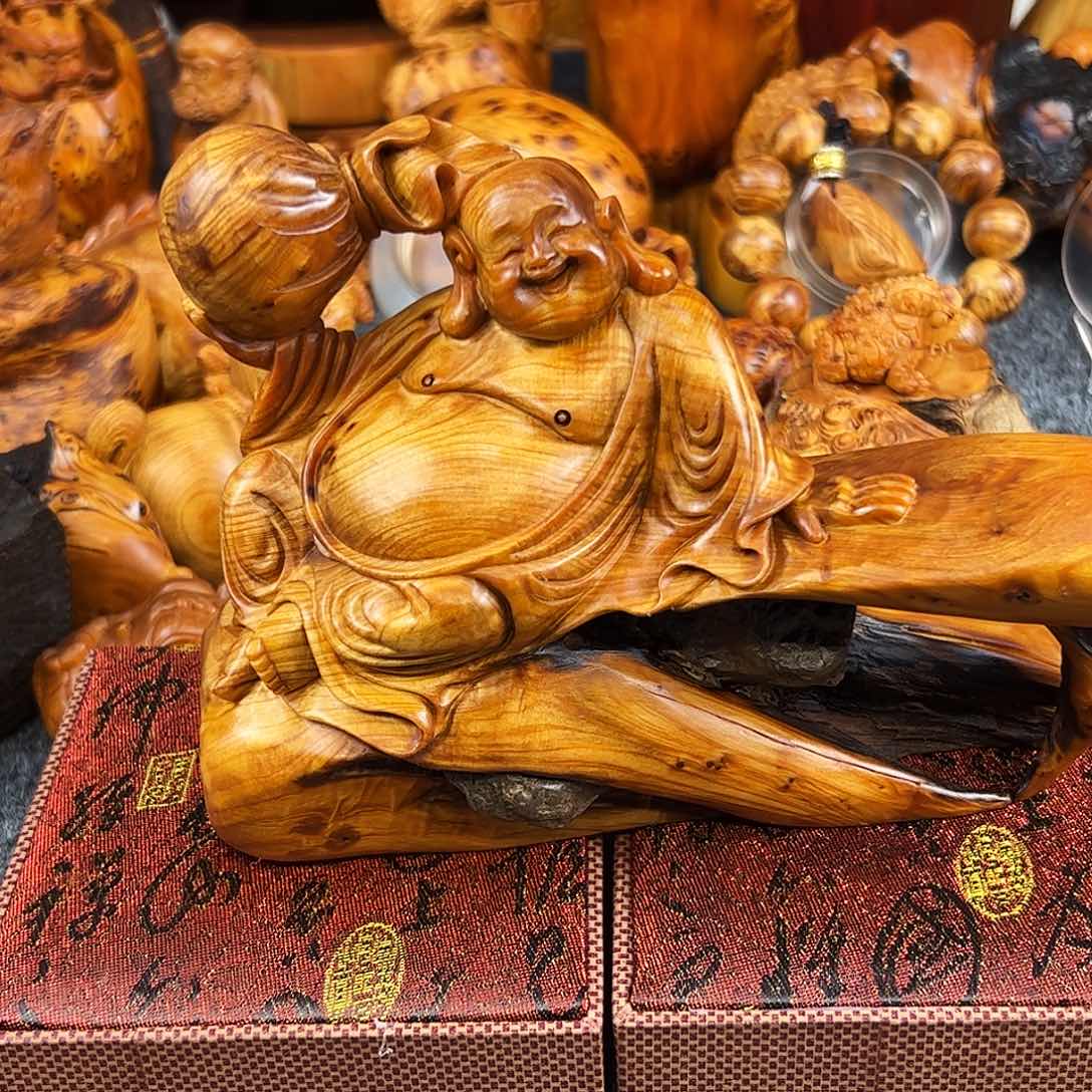 柏木根抱石崖柏玉化坨子弥勒