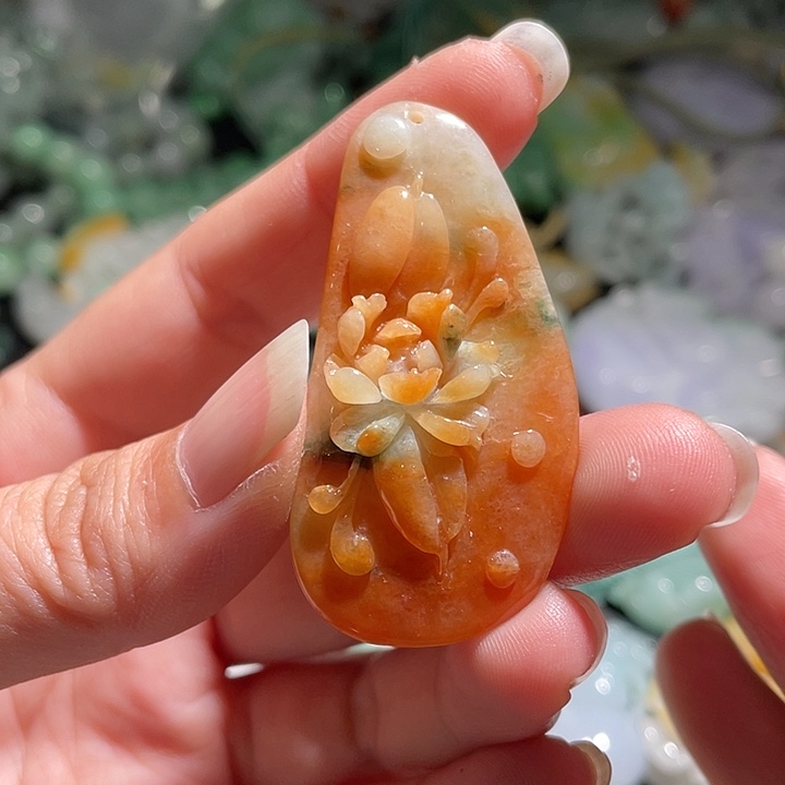 颈饰未镶嵌翡翠天