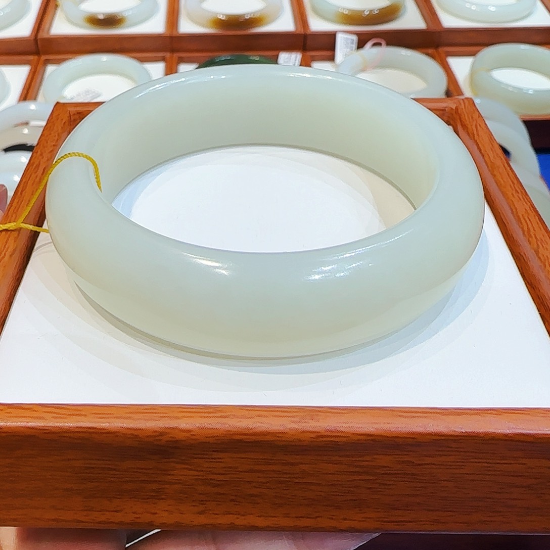 和田玉未镶嵌手镯?****?