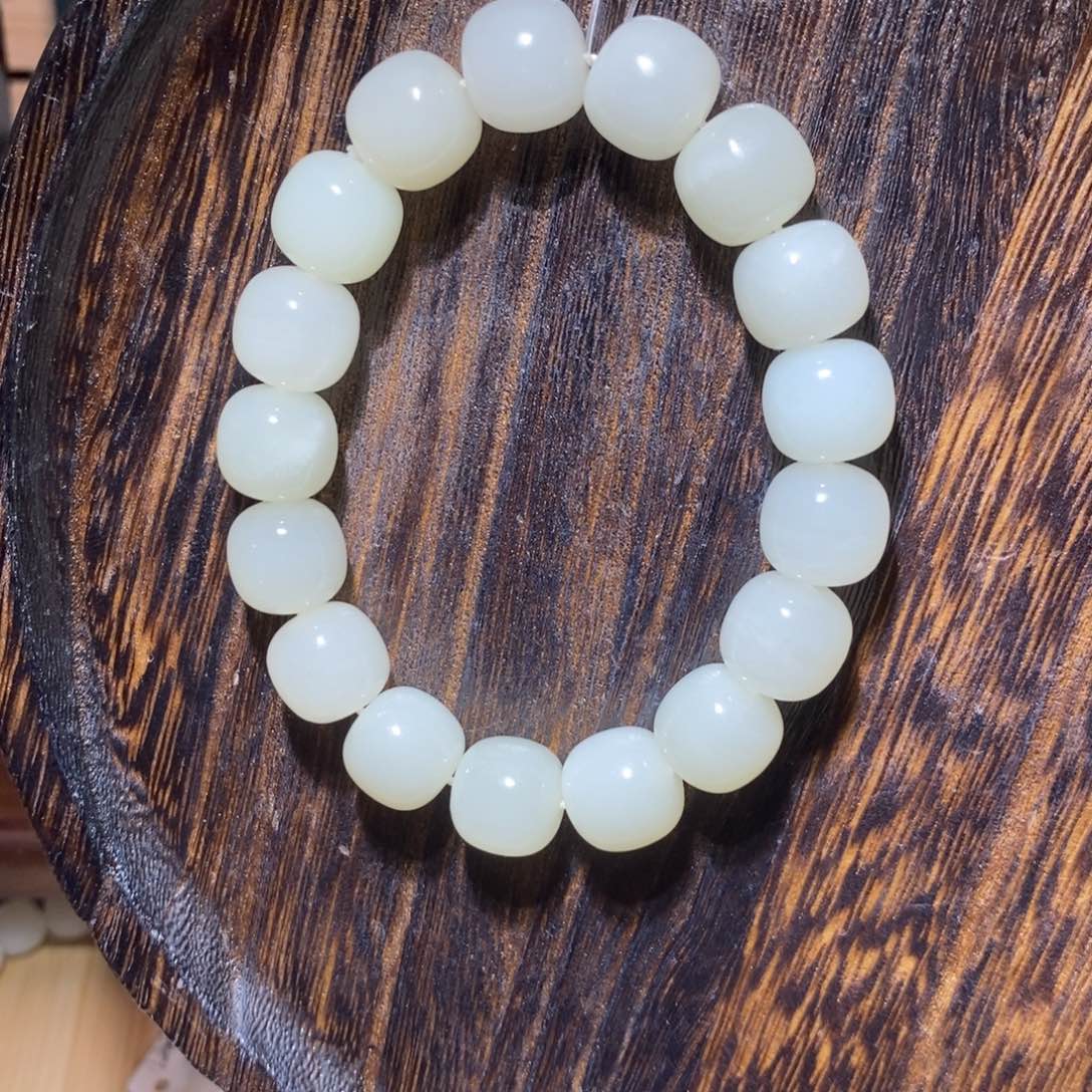 和田玉手串未镶嵌卡13老型微瑕