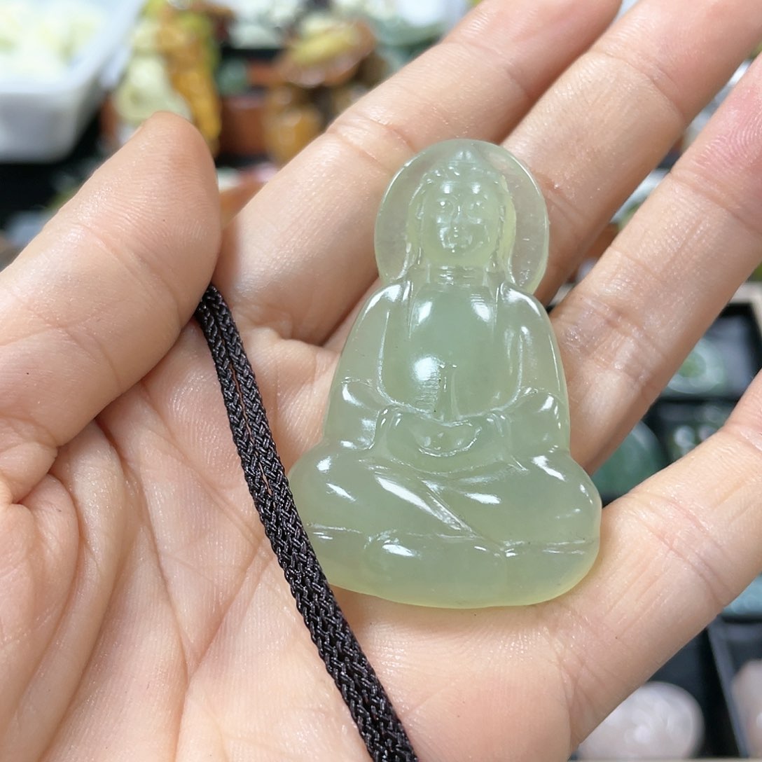 蛇纹石玉颈饰未镶嵌