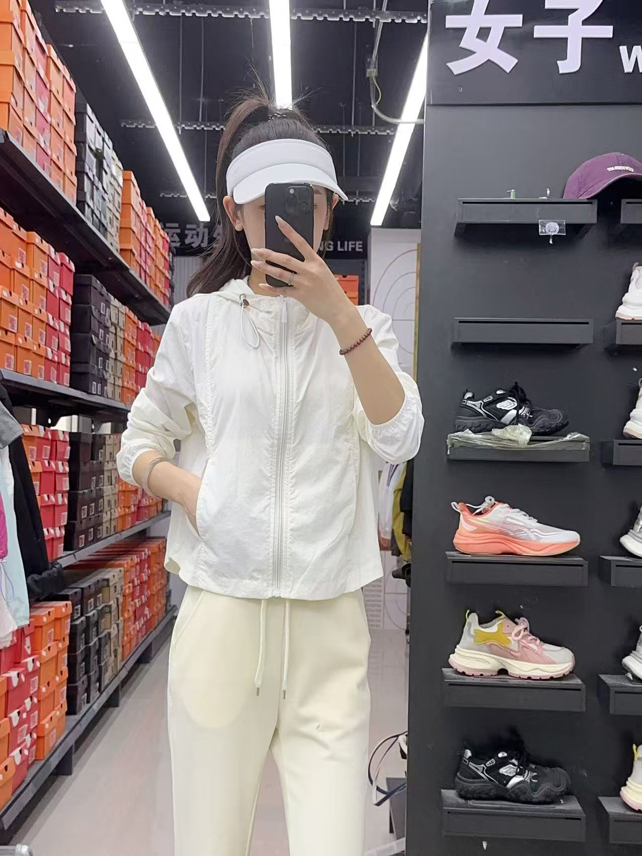 连帽防晒衣女士2025夏季新款时尚短款轻薄冰丝遮阳透气防晒服外套