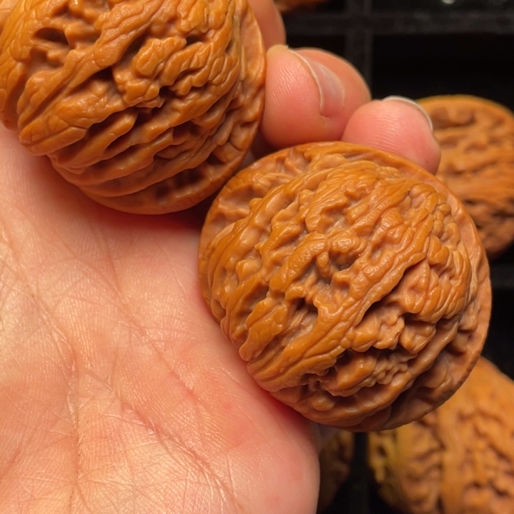 文玩核桃把件秦岭山脉核桃