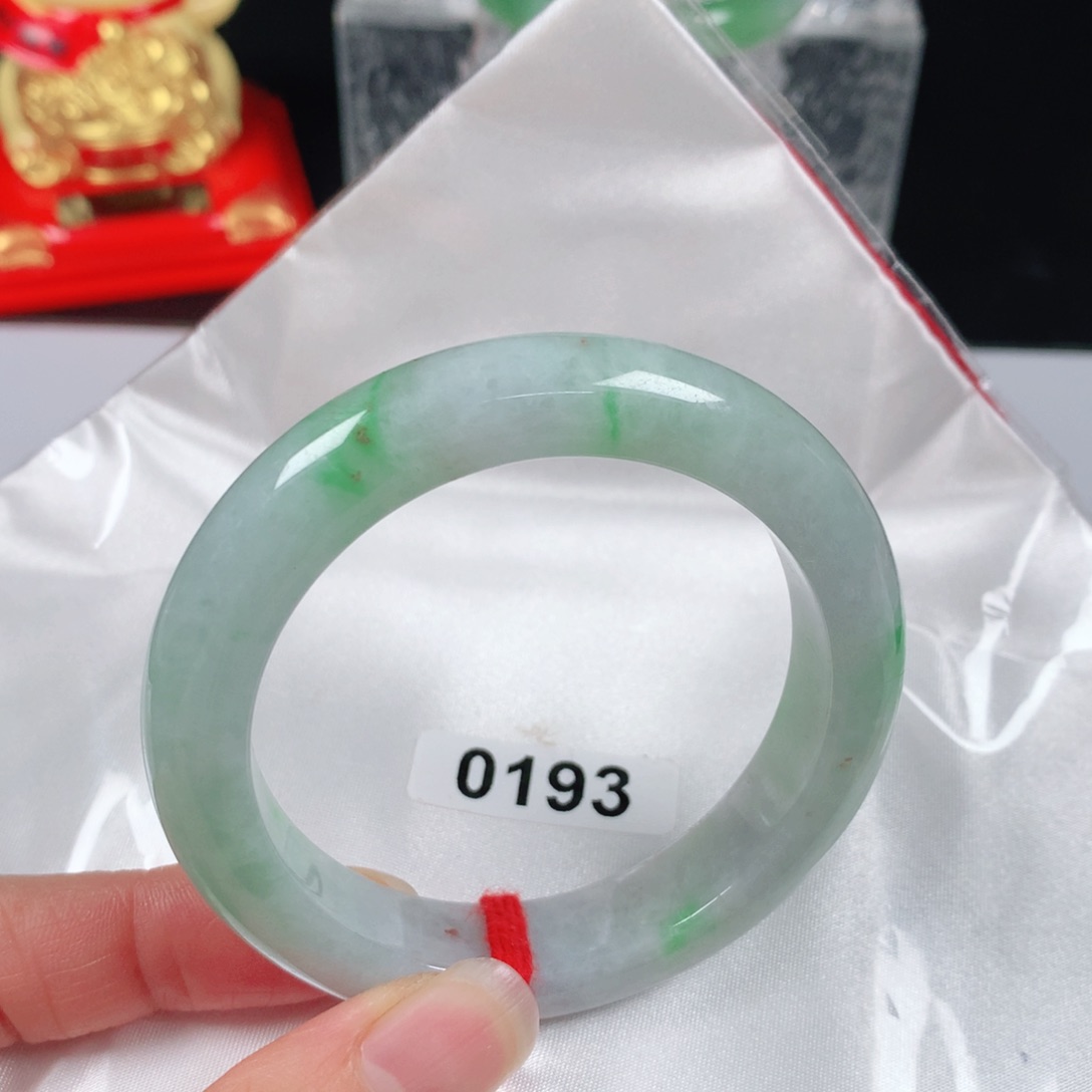 翡翠未镶嵌手镯编号0193 正圈53