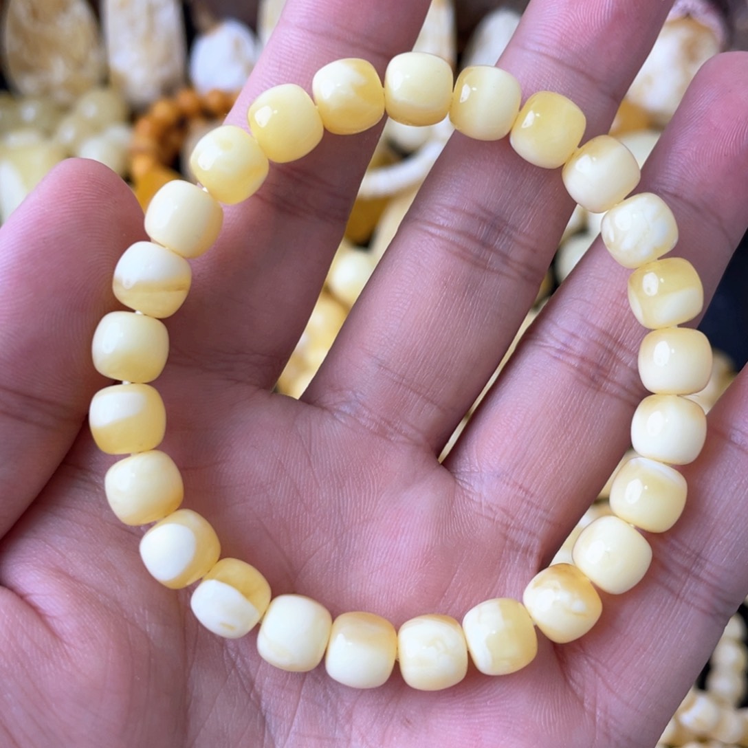 琥珀手串未镶嵌8+俄料妖白花高桩精工老型手串