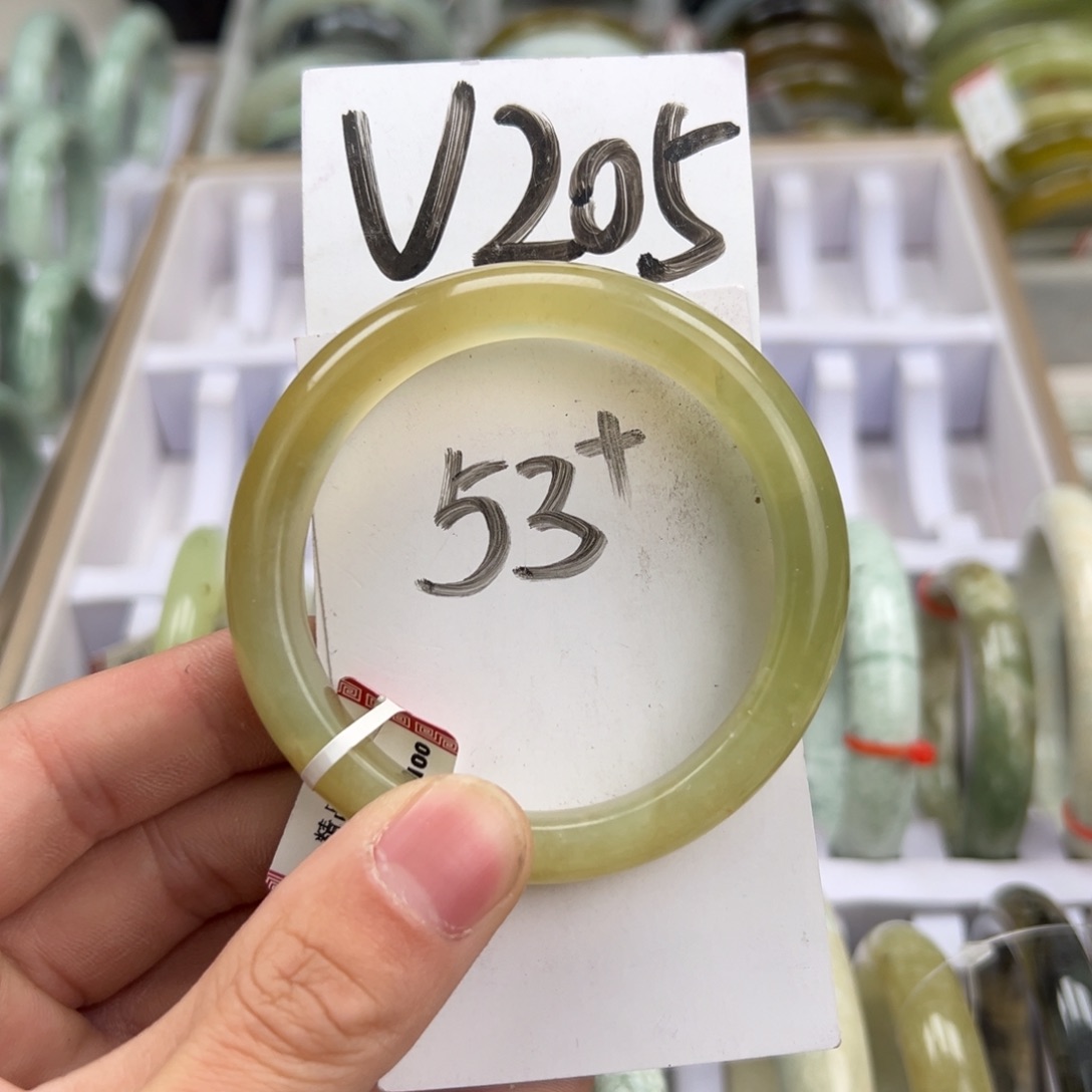 岫玉手镯未镶嵌天然岫玉