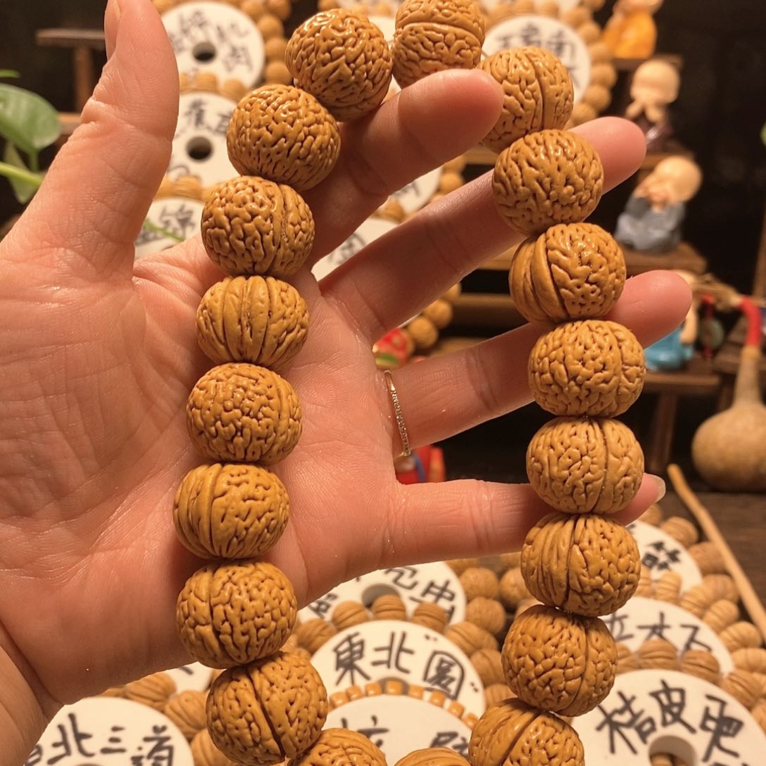 【闪购商品】柯桃核白月光核桃手持