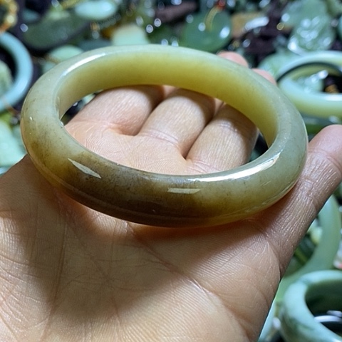 和田玉手镯未镶嵌58口径