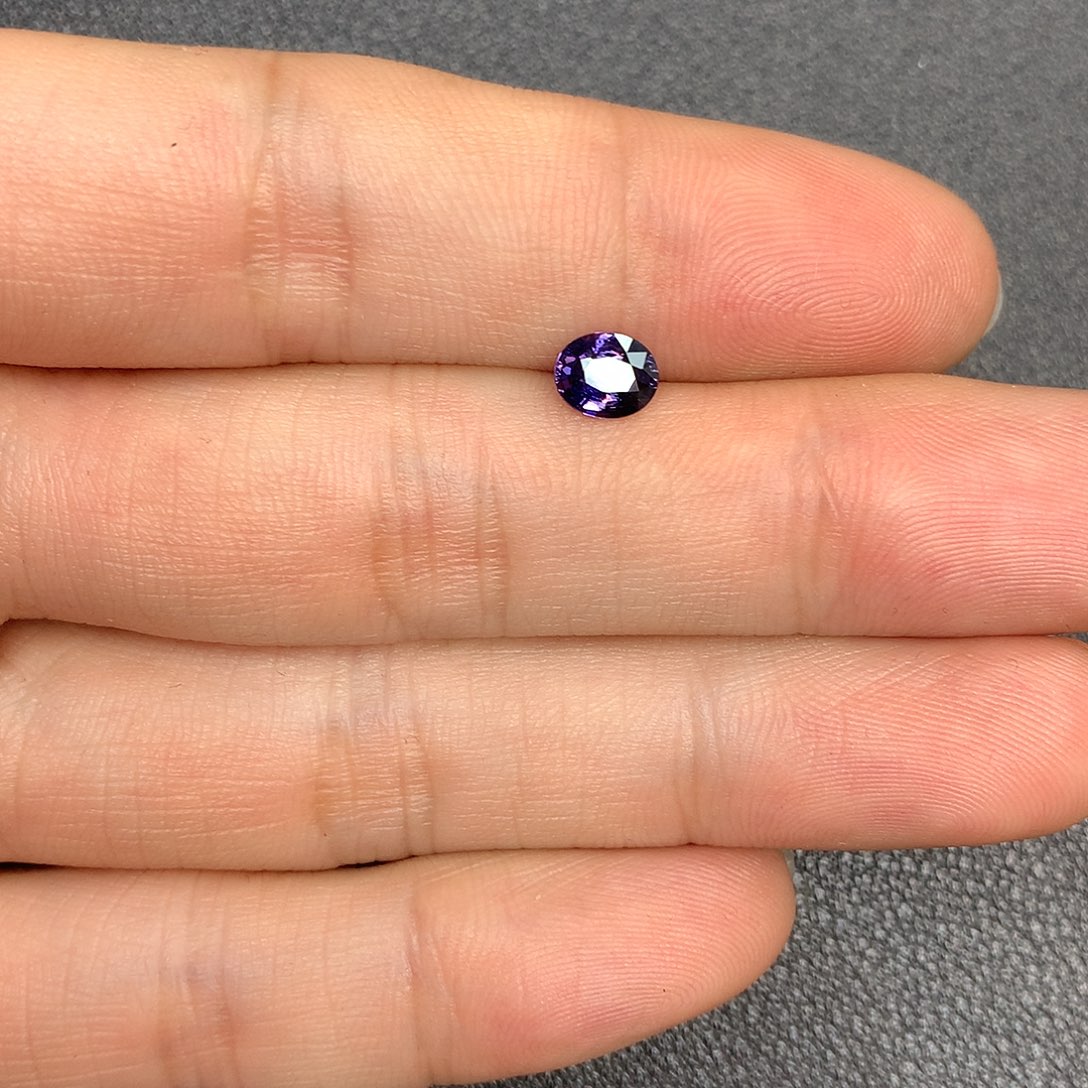 蓝宝石裸石未镶嵌