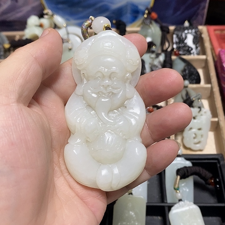 涌***馆和田玉未镶嵌颈饰