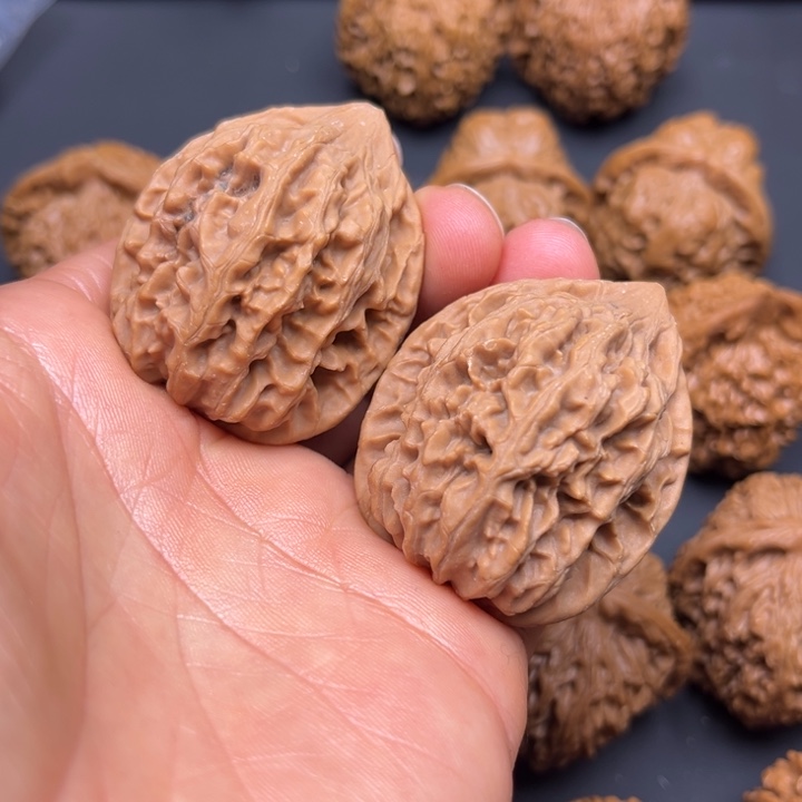 文玩核桃吊坠鸡心38