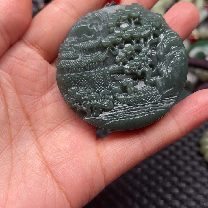 和田玉颈饰未镶嵌