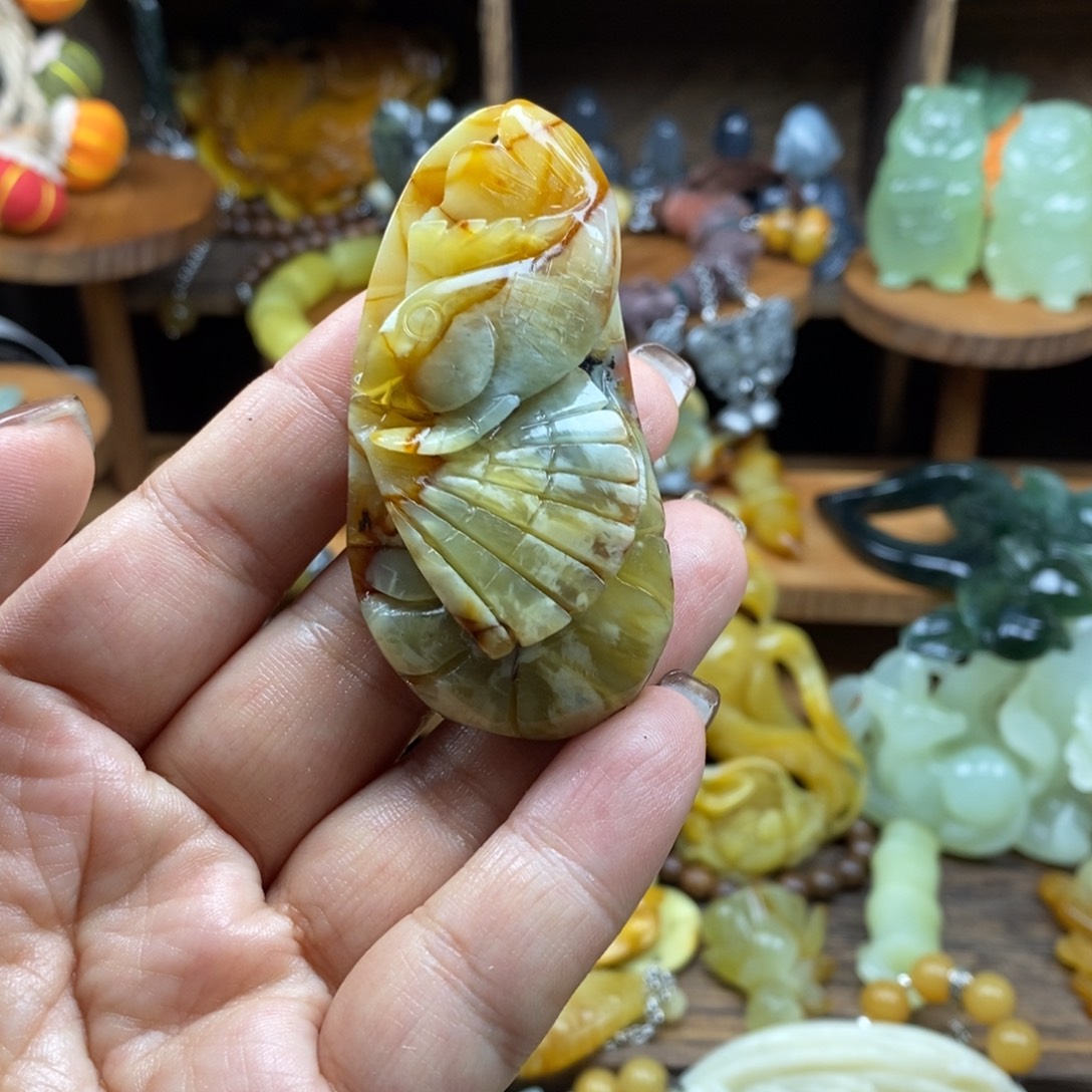 蛇纹石玉未镶嵌吊坠(赠链)